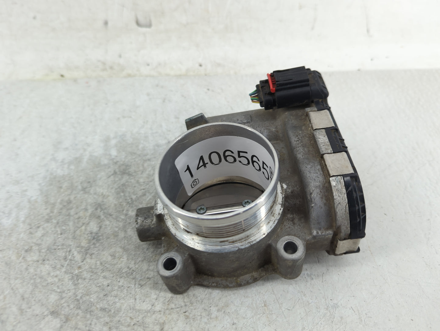 2014-2018 Ford Focus Throttle Body P/N:DS7E-9F991-BB Fits Fits 2014 2015 2016 2017 2018 2019 2020 2021 2022 OEM Used Auto Pa