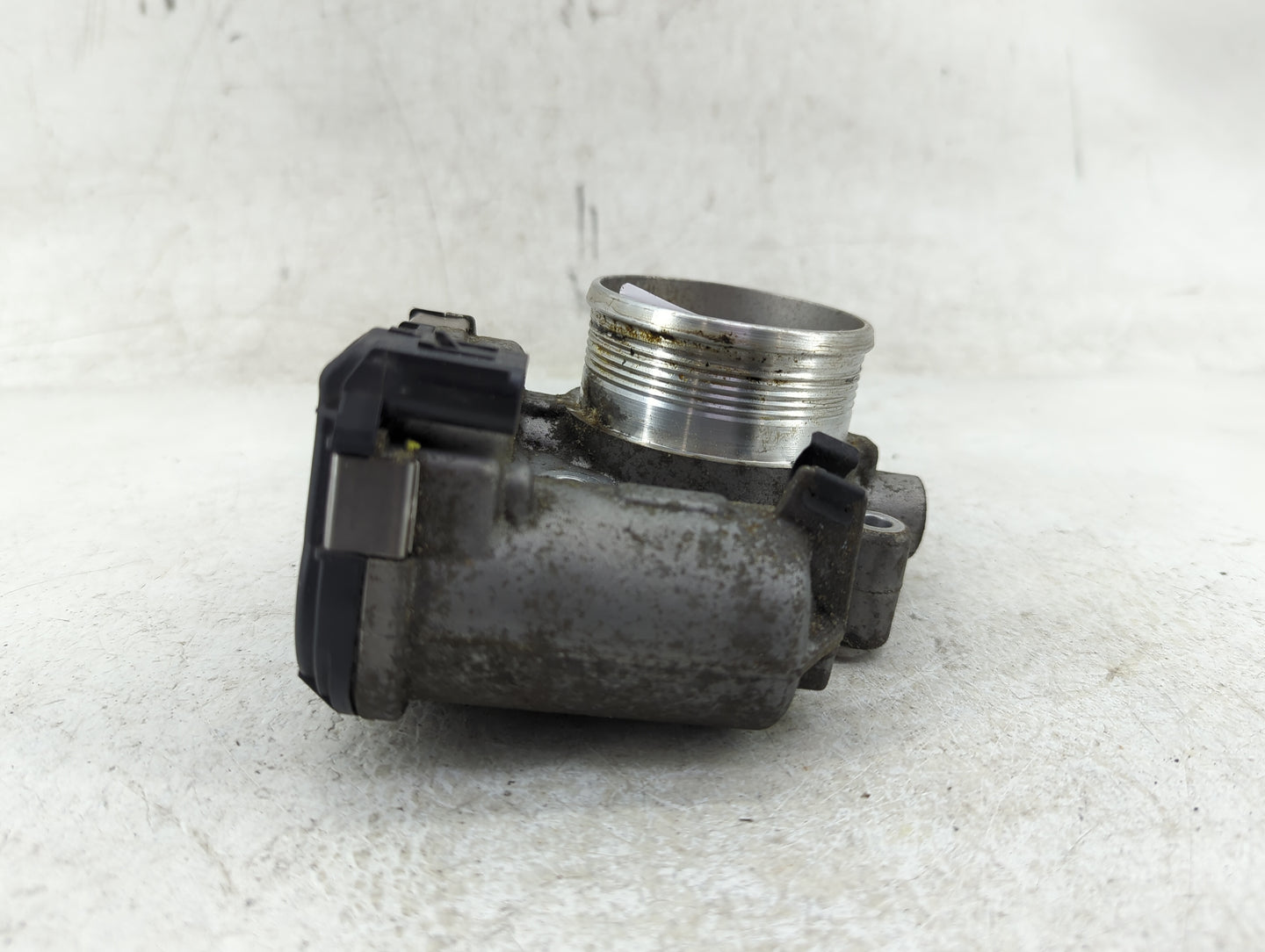 2014-2018 Ford Focus Throttle Body P/N:DS7E-9F991-BB Fits Fits 2014 2015 2016 2017 2018 2019 2020 2021 2022 OEM Used Auto Pa