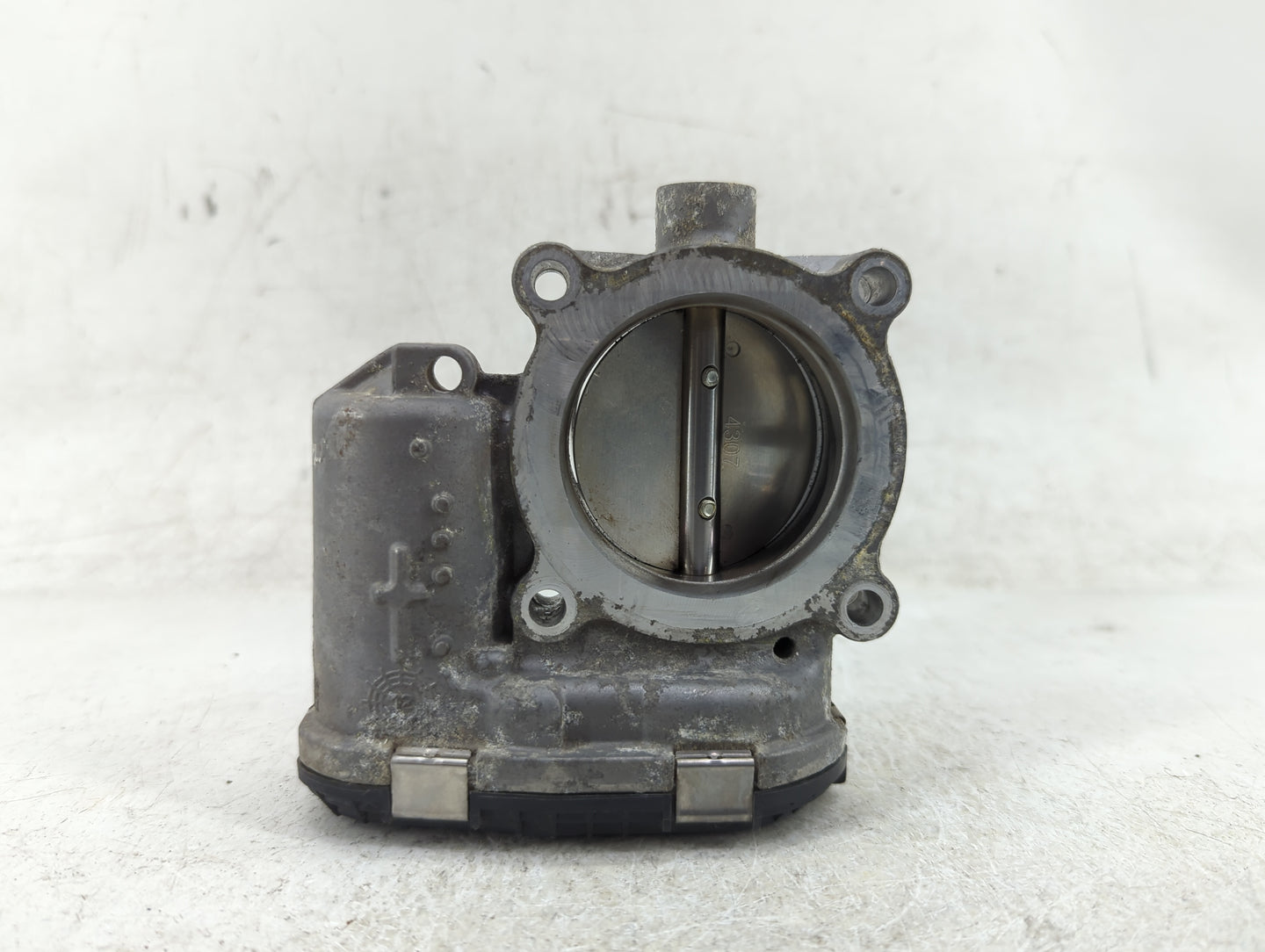 2014-2018 Ford Focus Throttle Body P/N:DS7E-9F991-BB Fits Fits 2014 2015 2016 2017 2018 2019 2020 2021 2022 OEM Used Auto Pa