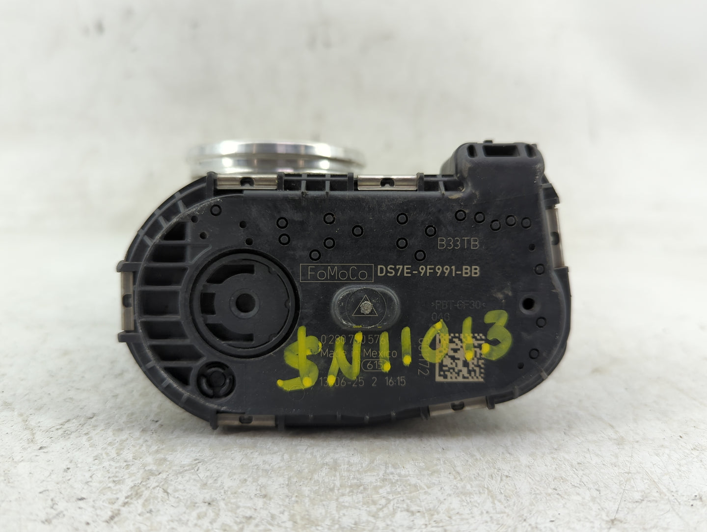 2014-2018 Ford Focus Throttle Body P/N:DS7E-9F991-BB Fits Fits 2014 2015 2016 2017 2018 2019 2020 2021 2022 OEM Used Auto Pa