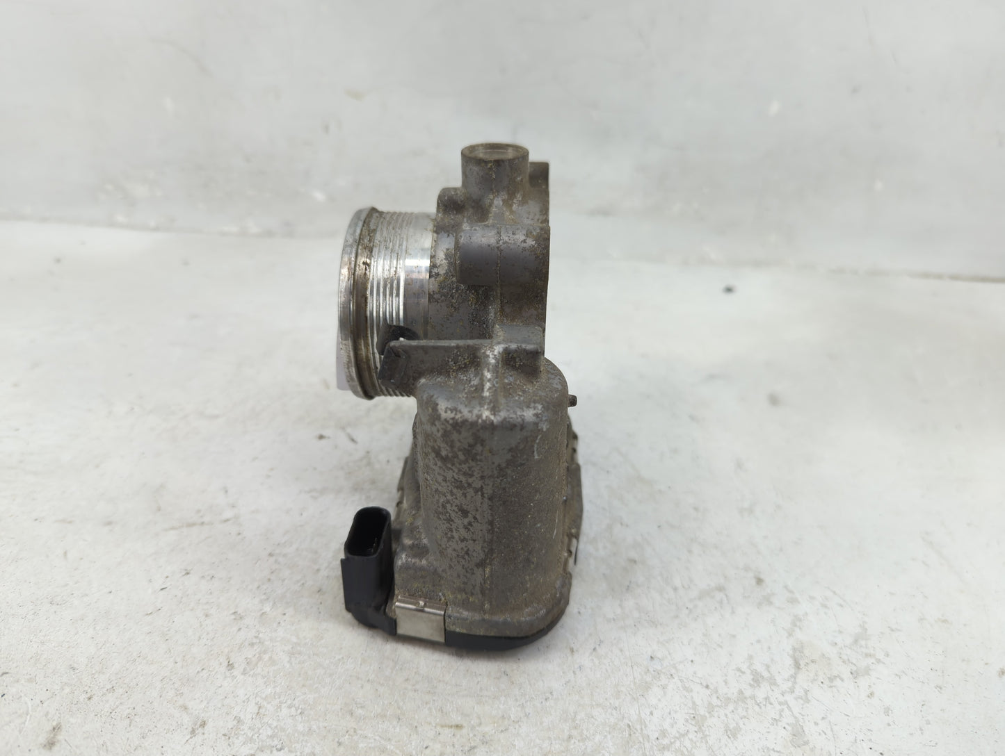 2014-2018 Ford Focus Throttle Body P/N:DS7E-9F991-BB Fits Fits 2014 2015 2016 2017 2018 2019 2020 2021 2022 OEM Used Auto Pa
