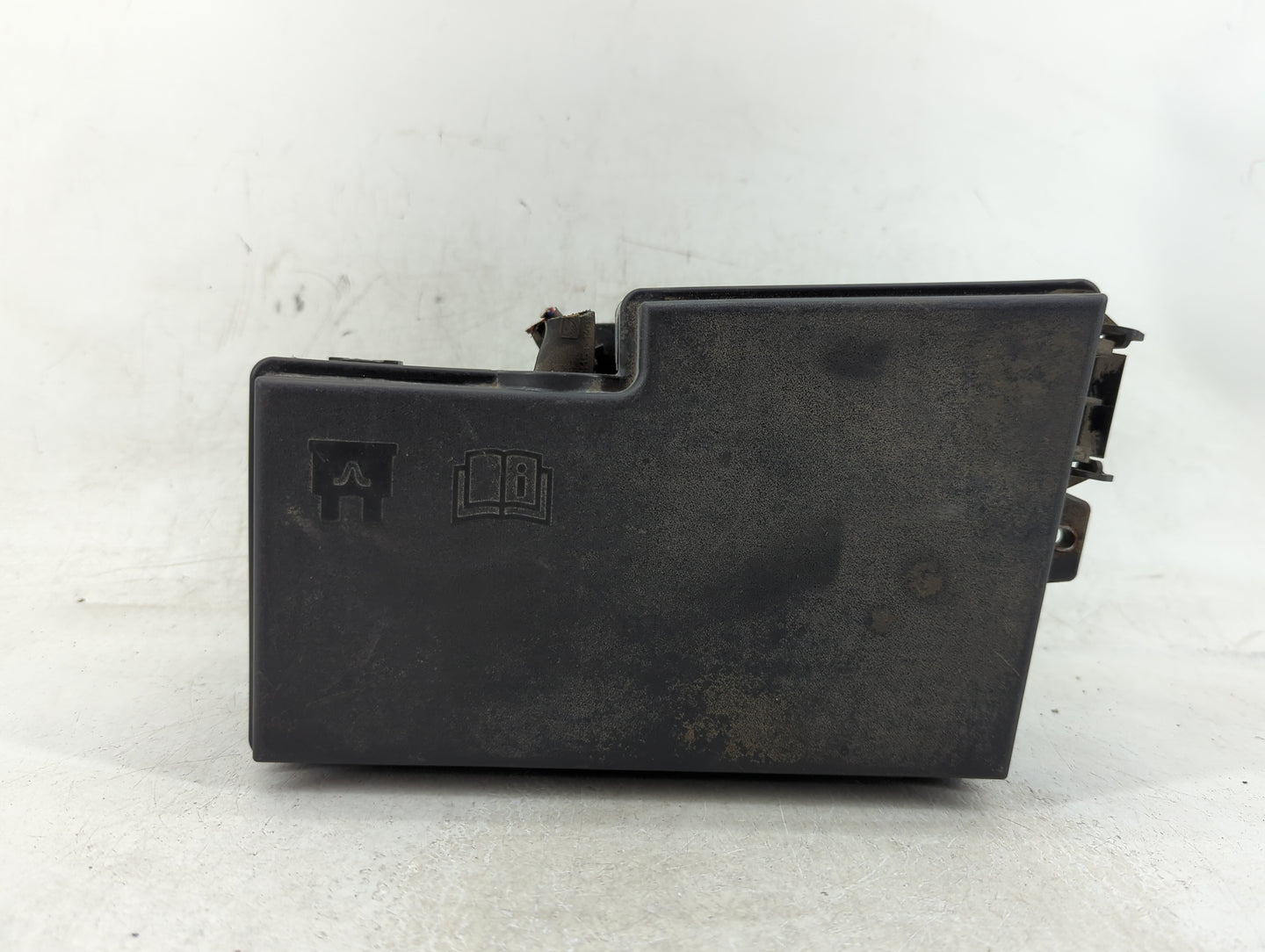 2012-2014 Ford Focus Fusebox Fuse Box Panel Relay Module P/N:19197 000 001 AV6T-14A076-AB, 21090 000 001 Fits Fits 2012 2013