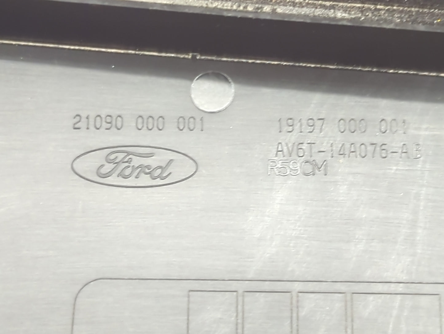2012-2014 Ford Focus Fusebox Fuse Box Panel Relay Module P/N:19197 000 001 AV6T-14A076-AB, 21090 000 001 Fits Fits 2012 2013