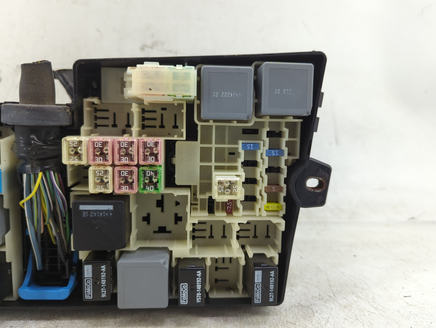 2012-2014 Ford Focus Fusebox Fuse Box Panel Relay Module P/N:E02345500 AV6T-14A067-AD Fits Fits 2012 2013 2014 OEM Used Auto