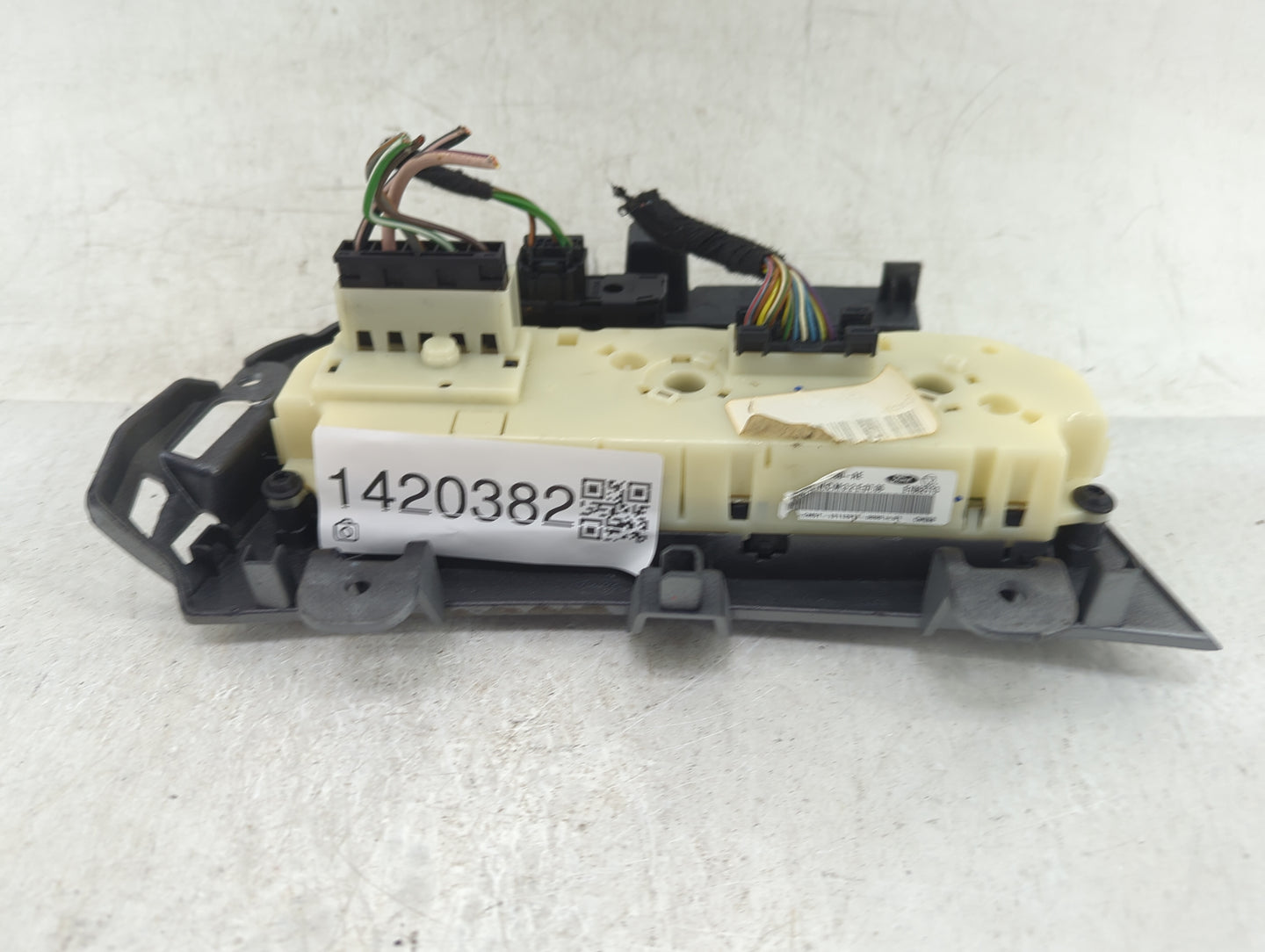 2013-2014 Ford Focus Climate Control Module Temperature AC/Heater Replacement Fits Fits 2013 2014 OEM Used Auto Parts - Oemu