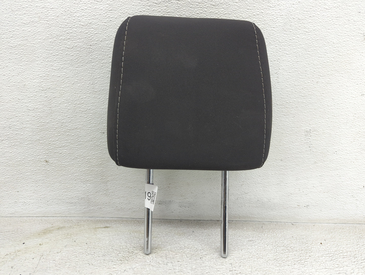 2013-2014 Ford Focus Headrest Head Rest Rear Seat Fits Fits 2013 2014 OEM Used Auto Parts - Oemusedautoparts1.com