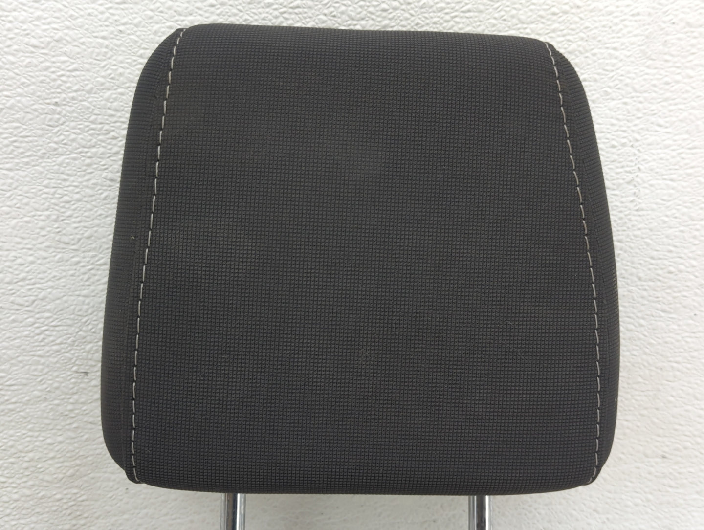 2013-2014 Ford Focus Headrest Head Rest Rear Seat Fits Fits 2013 2014 OEM Used Auto Parts - Oemusedautoparts1.com