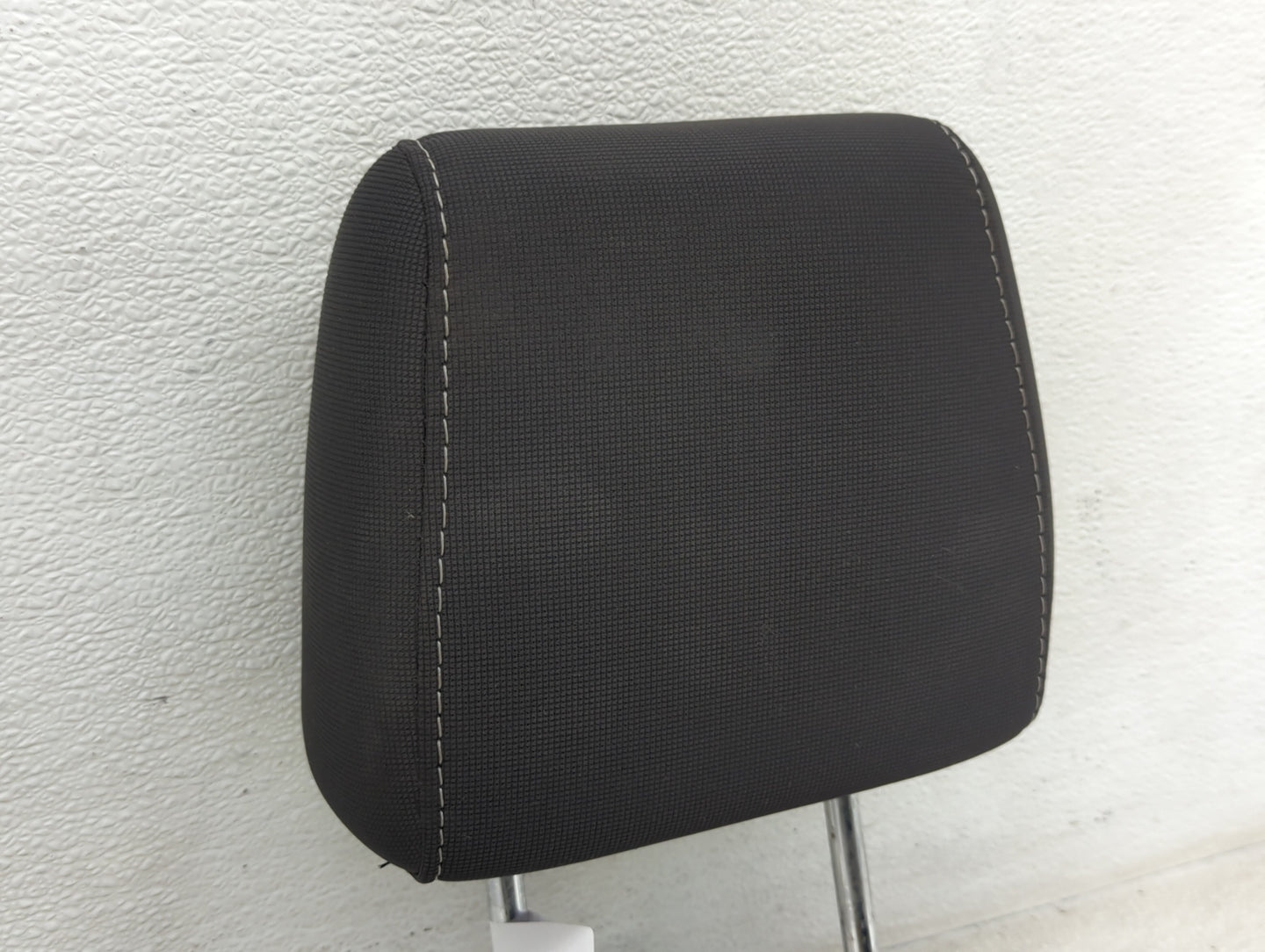 2013-2014 Ford Focus Headrest Head Rest Rear Seat Fits Fits 2013 2014 OEM Used Auto Parts - Oemusedautoparts1.com