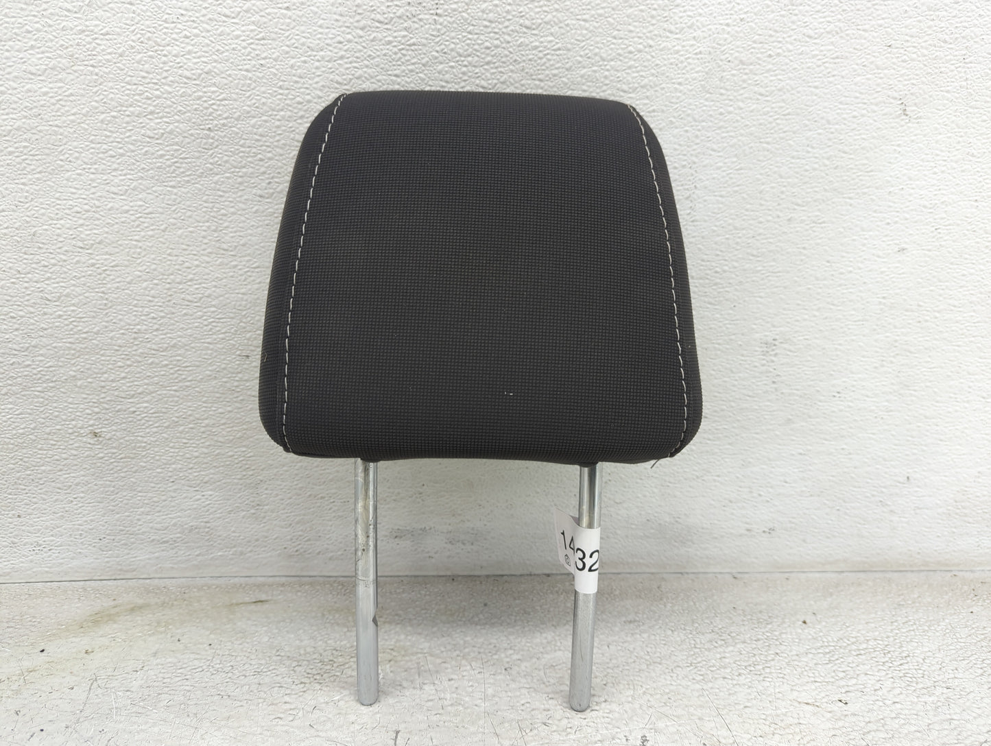 2013-2014 Ford Focus Headrest Head Rest Rear Seat Fits Fits 2013 2014 OEM Used Auto Parts - Oemusedautoparts1.com