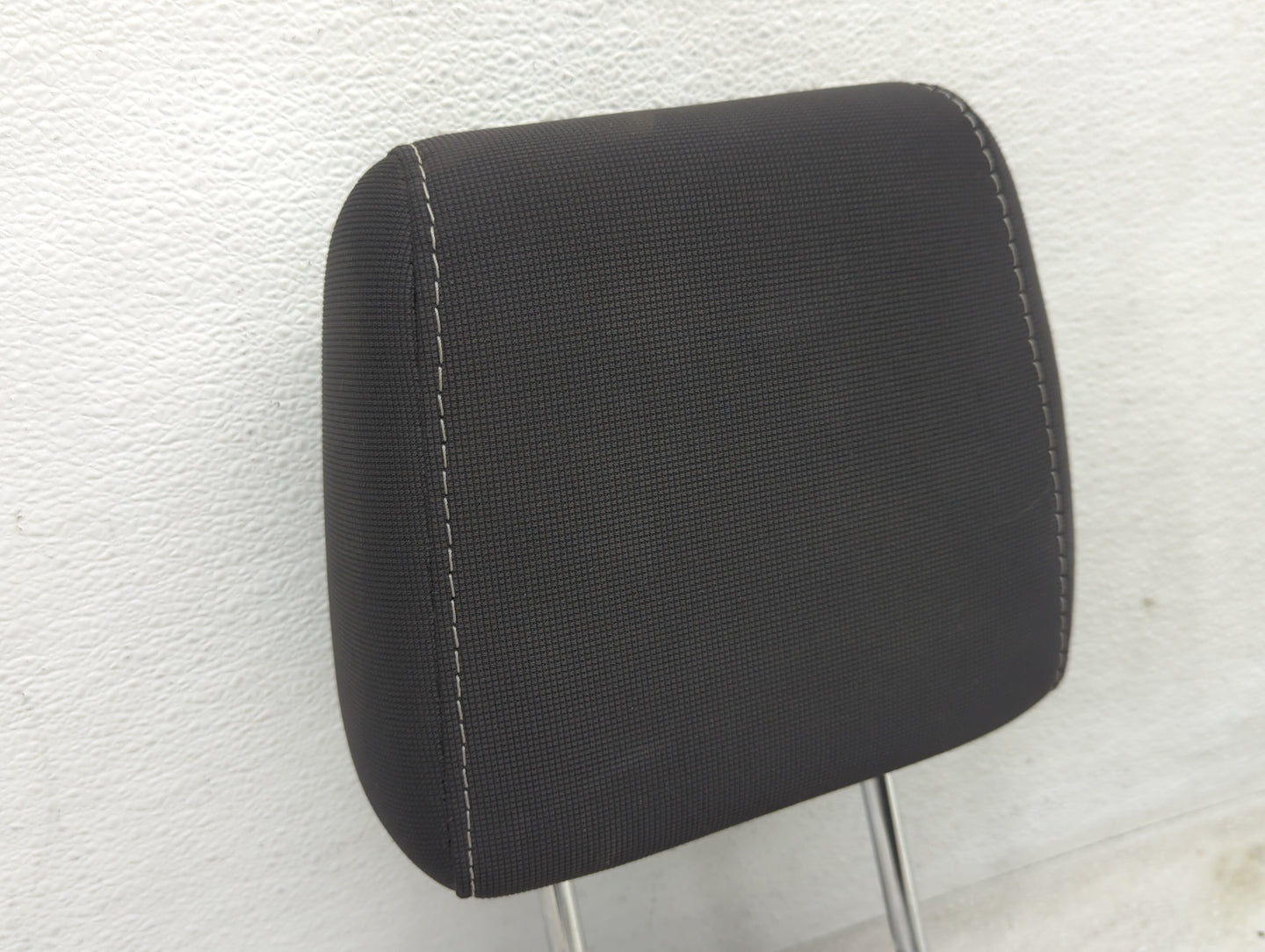 2013-2014 Ford Focus Headrest Head Rest Rear Seat Fits Fits 2013 2014 OEM Used Auto Parts - Oemusedautoparts1.com
