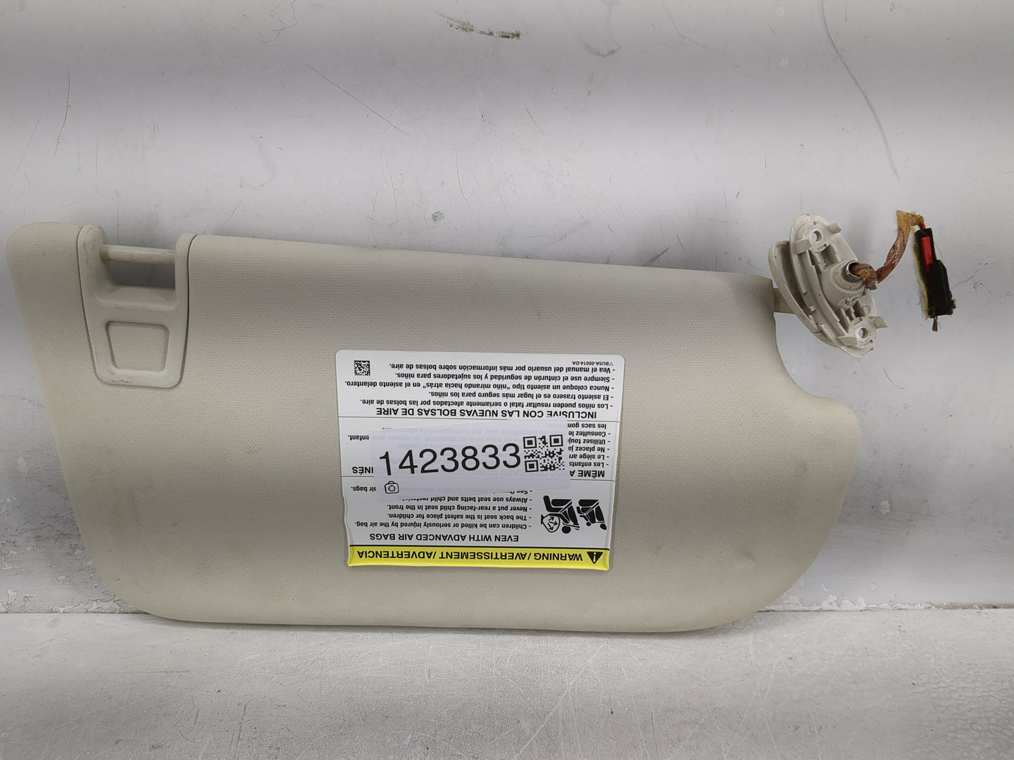 2013-2018 Ford Focus Sun Visor Shade Replacement Driver Left Mirror Fits Fits 2013 2014 2015 2016 2017 2018 OEM Used Auto Pa