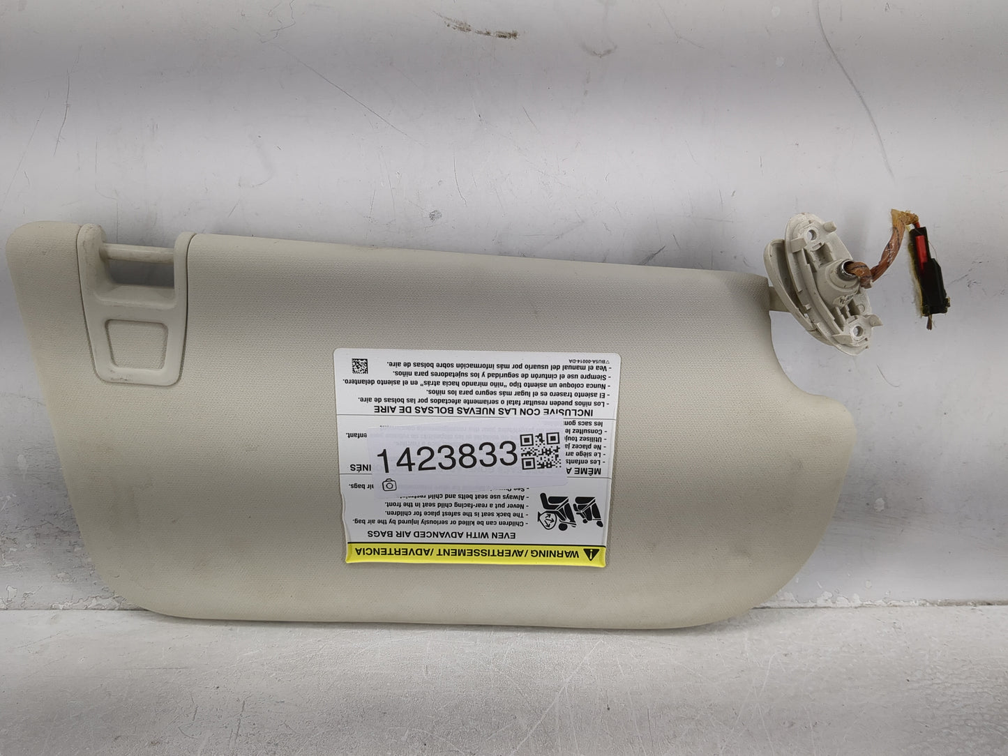 2013-2018 Ford Focus Sun Visor Shade Replacement Driver Left Mirror Fits Fits 2013 2014 2015 2016 2017 2018 OEM Used Auto Pa