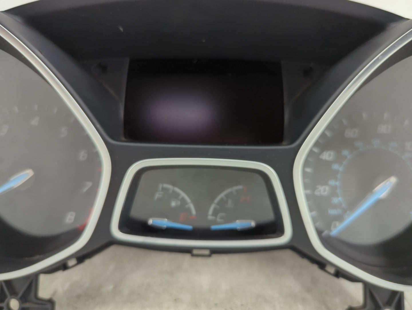 2013-2014 Ford Focus Instrument Cluster Speedometer Gauges P/N:CM5T-10849-CTF Fits Fits 2013 2014 OEM Used Auto Parts - Oemu