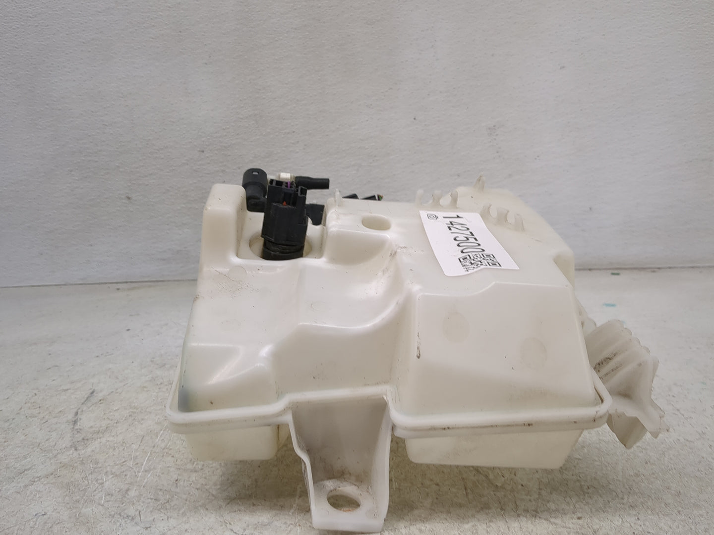 2012-2018 Ford Focus Windshield Washer Fluid Reservoir Bottle Oem 1427500 - Oemusedautoparts1.com
