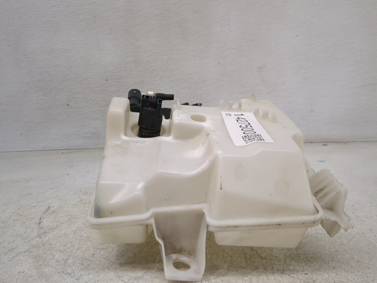 2012-2018 Ford Focus Windshield Washer Fluid Reservoir Bottle Oem 1427500 - Oemusedautoparts1.com
