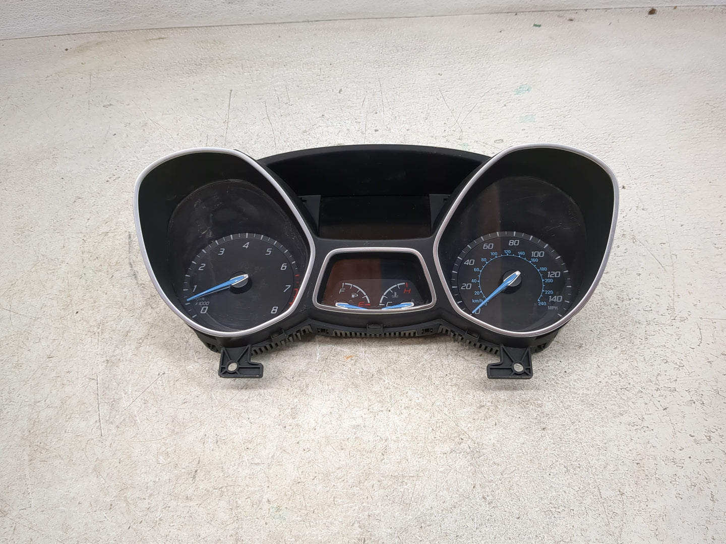 2013-2014 Ford Focus Instrument Cluster Speedometer Gauges P/N:CM5T-10849-CTF Fits Fits 2013 2014 OEM Used Auto Parts - Oemu