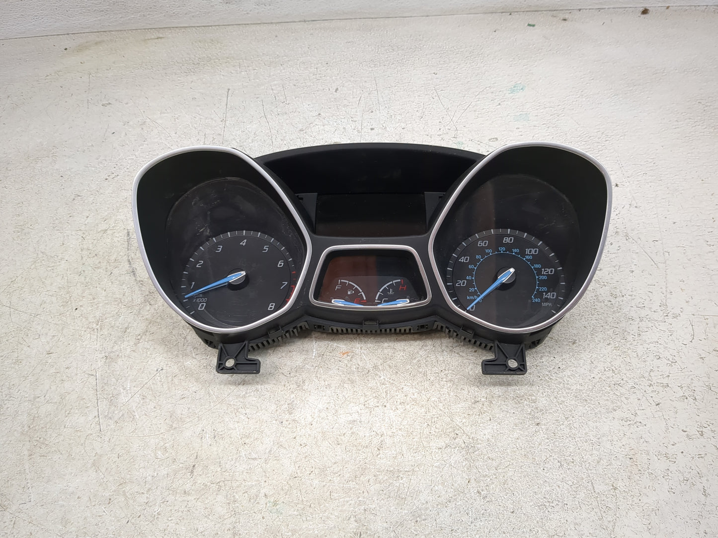 2013-2014 Ford Focus Instrument Cluster Speedometer Gauges P/N:CM5T-10849-CTF Fits Fits 2013 2014 OEM Used Auto Parts - Oemu