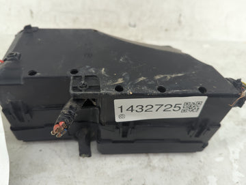 2012-2014 Ford Focus Fusebox Fuse Box Panel Relay Module P/N:E00027328 AV6T-14A142-AB Fits Fits 2012 2013 2014 OEM Used Auto