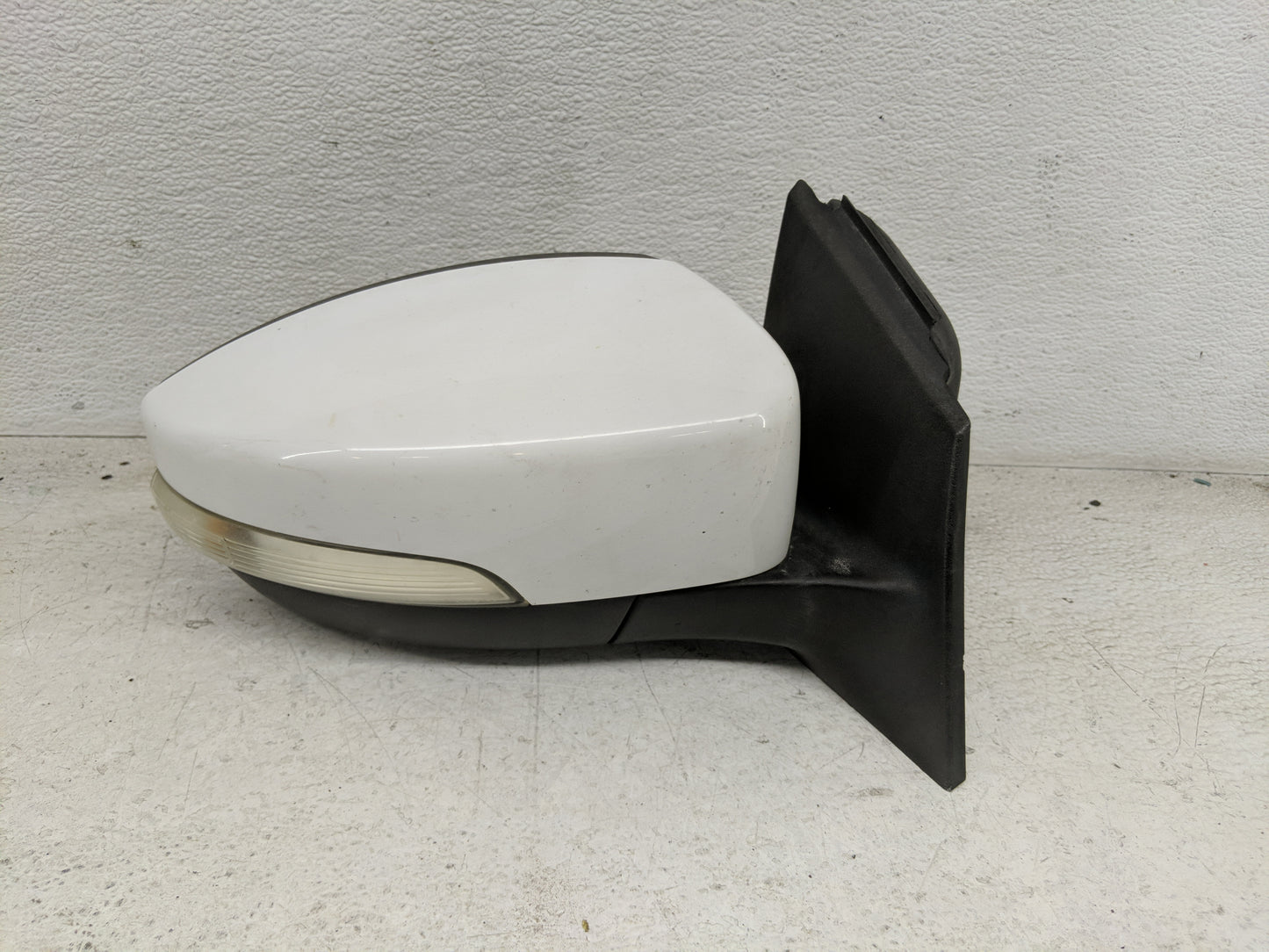 2012-2014 Ford Focus Passenger Side View Mirror - Right Door Mirror OEM Used - Oemusedautoparts1.com