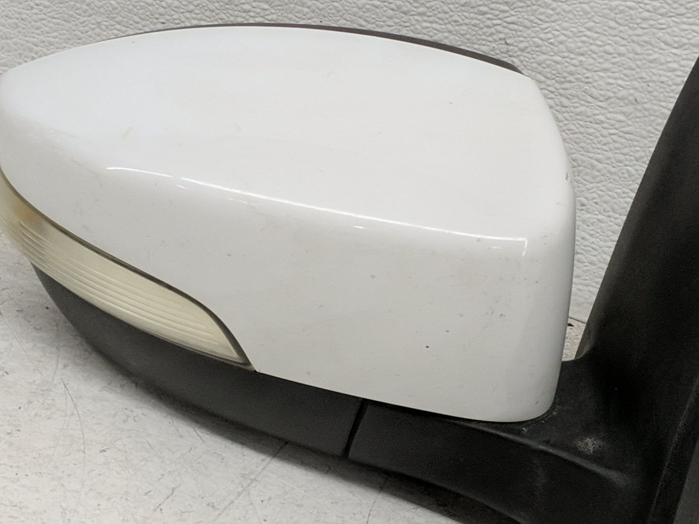 2012-2014 Ford Focus Passenger Side View Mirror - Right Door Mirror OEM Used - Oemusedautoparts1.com