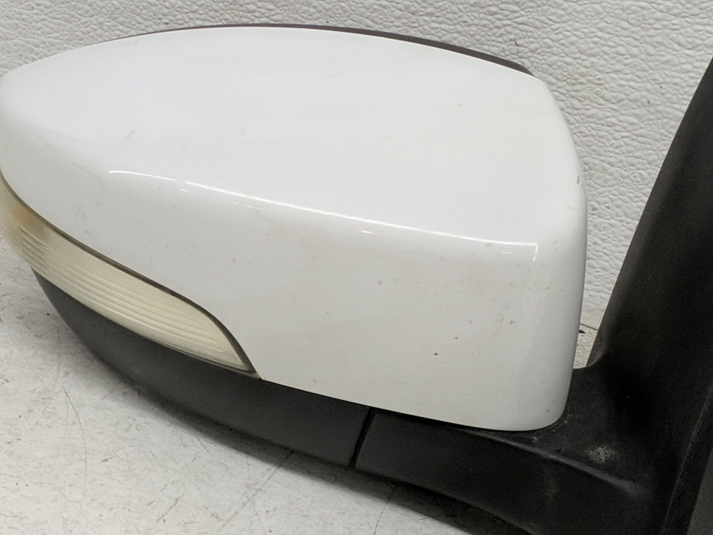2012-2014 Ford Focus Passenger Side View Mirror - Right Door Mirror OEM Used - Oemusedautoparts1.com