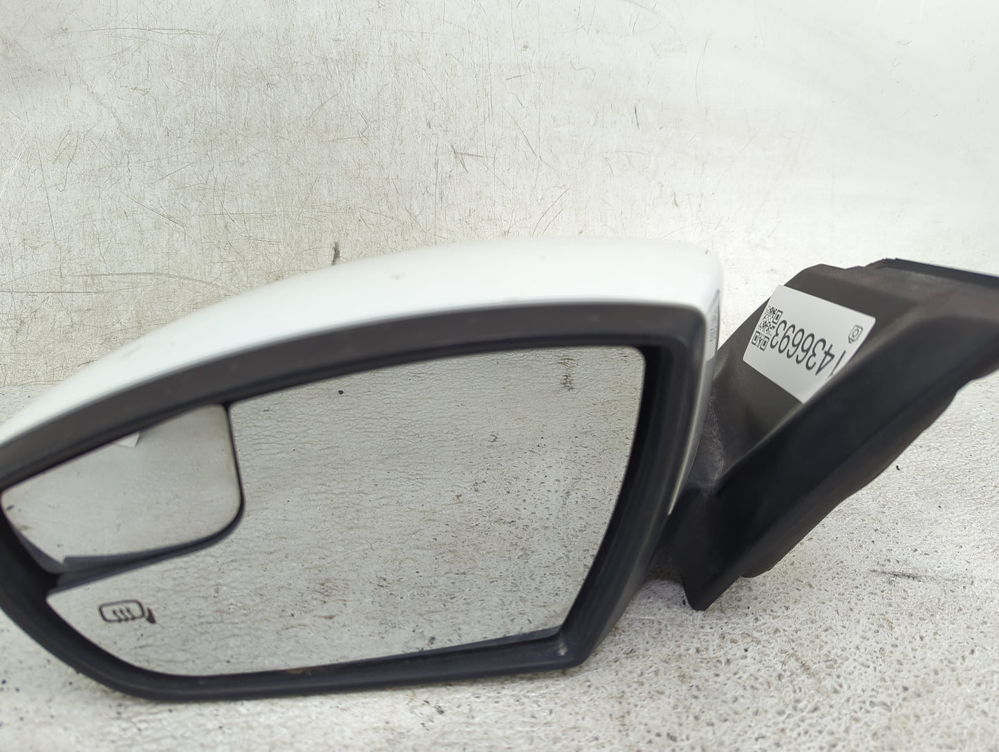 2012-2014 Ford Focus Driver Side View Mirror - Left Door Mirror OEM Used - Oemusedautoparts1.com
