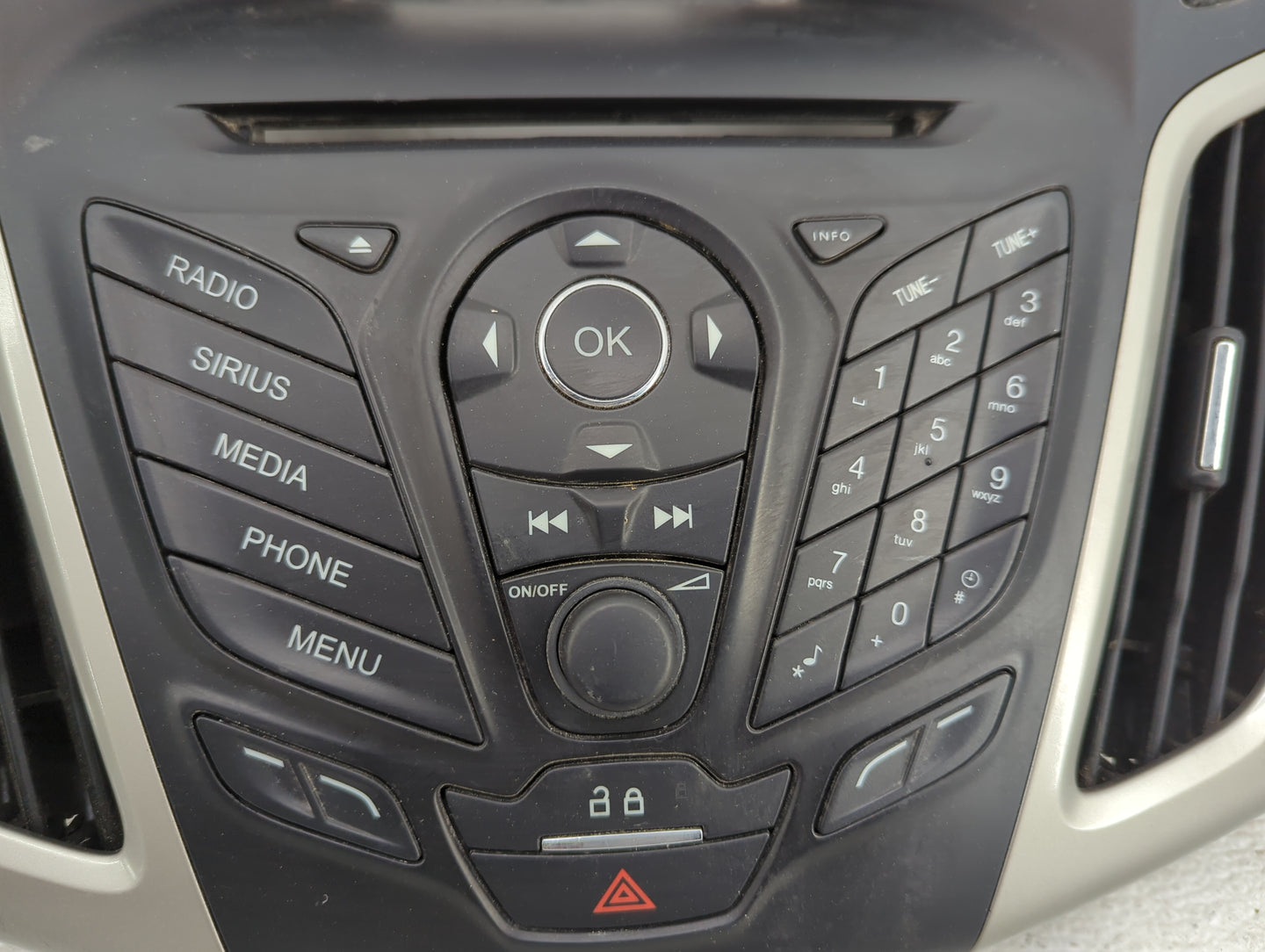 2013-2014 Ford Focus Radio Control Panel - Oemusedautoparts1.com