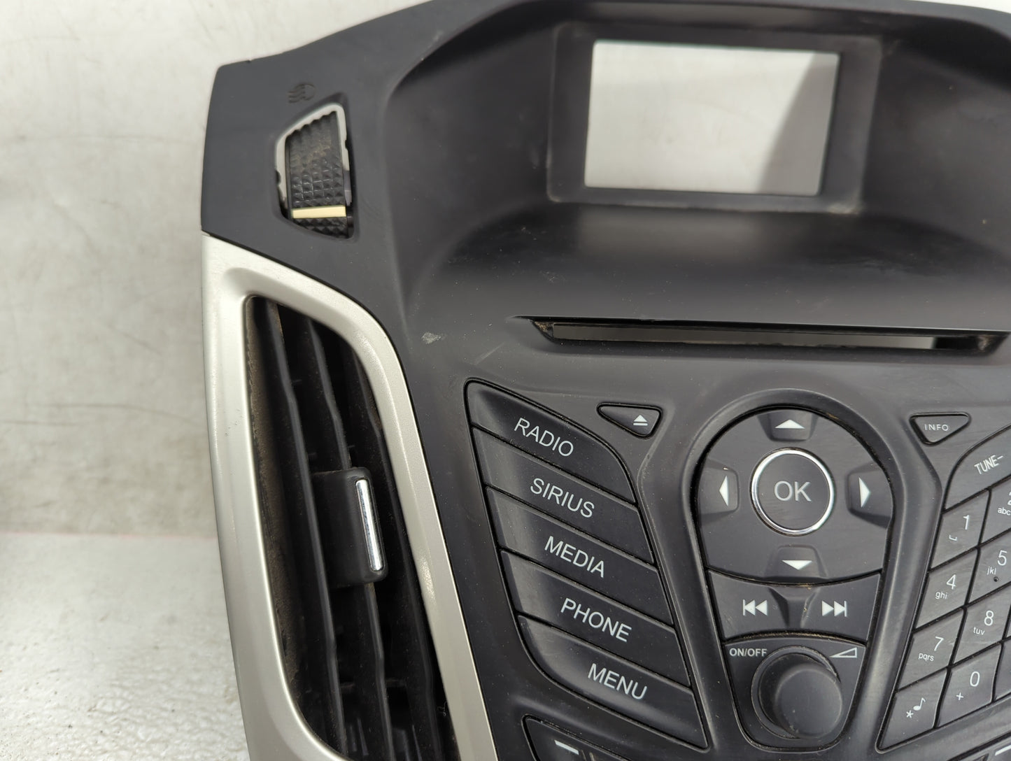2013-2014 Ford Focus Radio Control Panel - Oemusedautoparts1.com