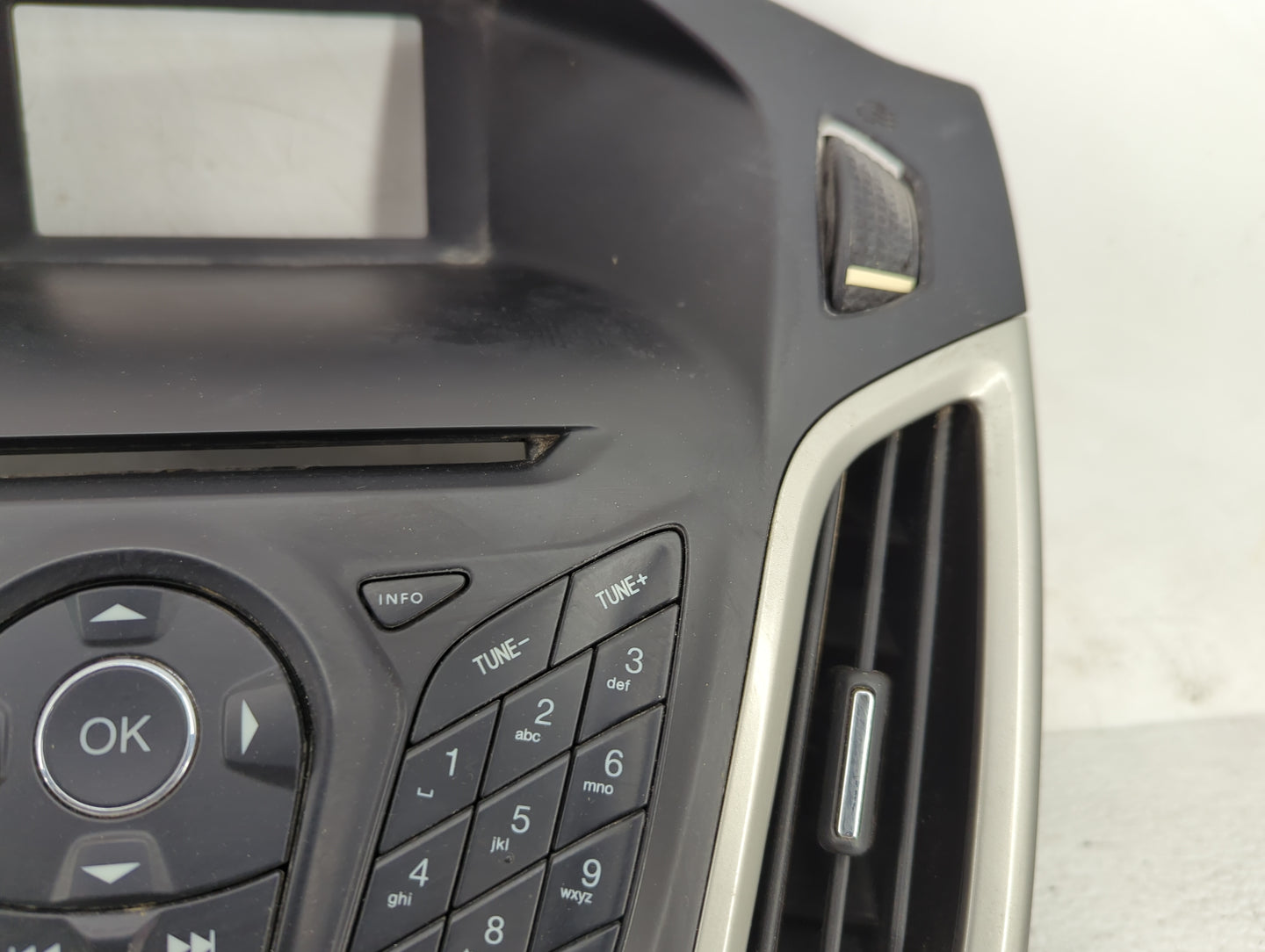 2013-2014 Ford Focus Radio Control Panel - Oemusedautoparts1.com