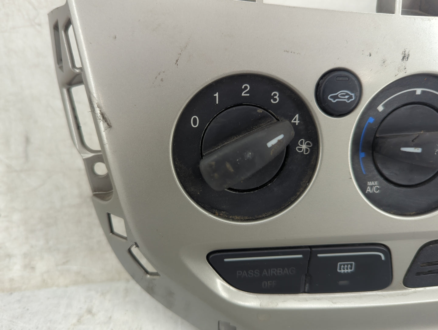 2013-2014 Ford Focus Climate Control Module Temperature AC/Heater Replacement P/N:CM5T-19980-AF Fits Fits 2013 2014 OEM Used