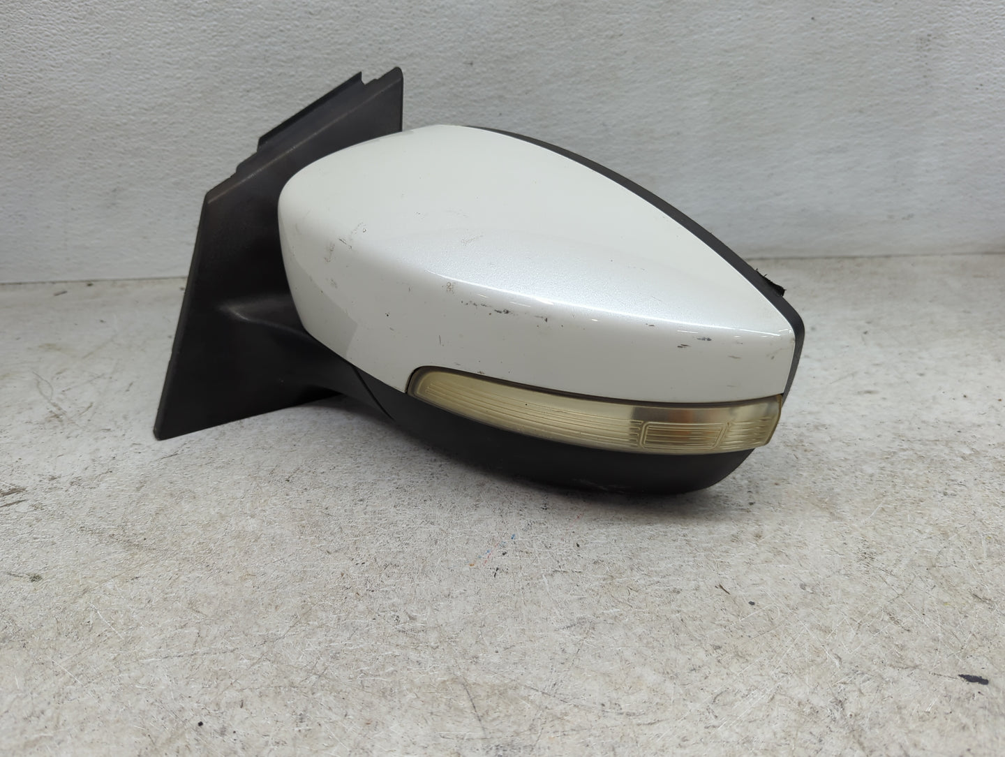 2012-2014 Ford Focus Driver Side View Mirror - Left Door Mirror OEM Used - Oemusedautoparts1.com