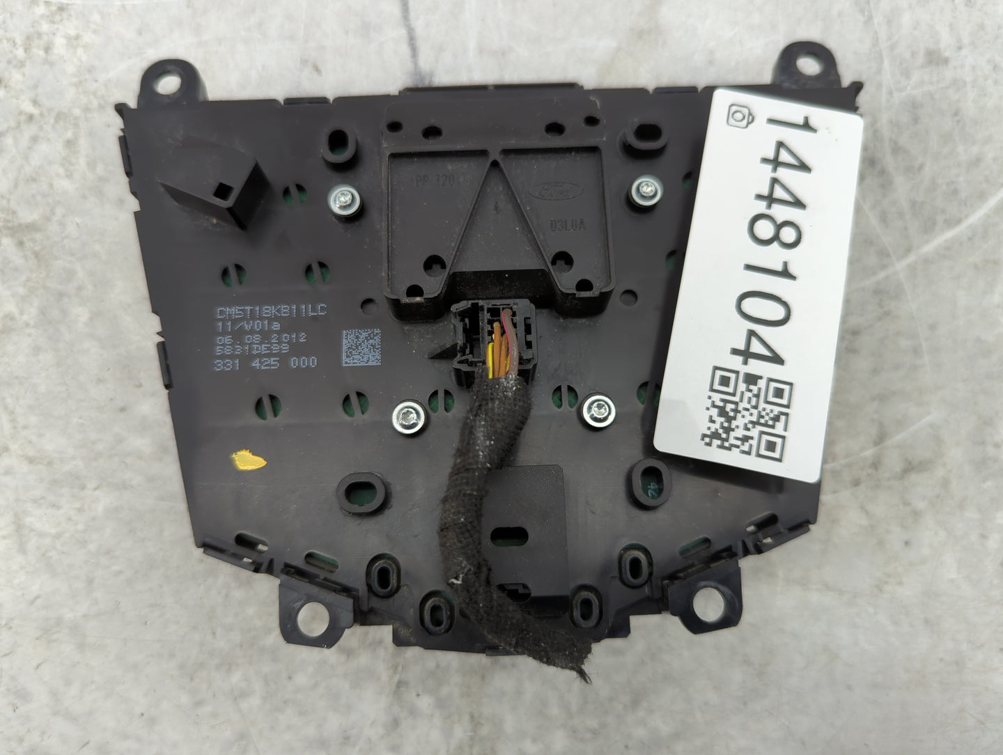 2013-2014 Ford Focus Radio AM FM Cd Player Receiver Replacement P/N:CM5T18K811LC Fits Fits 2013 2014 OEM Used Auto Parts - O