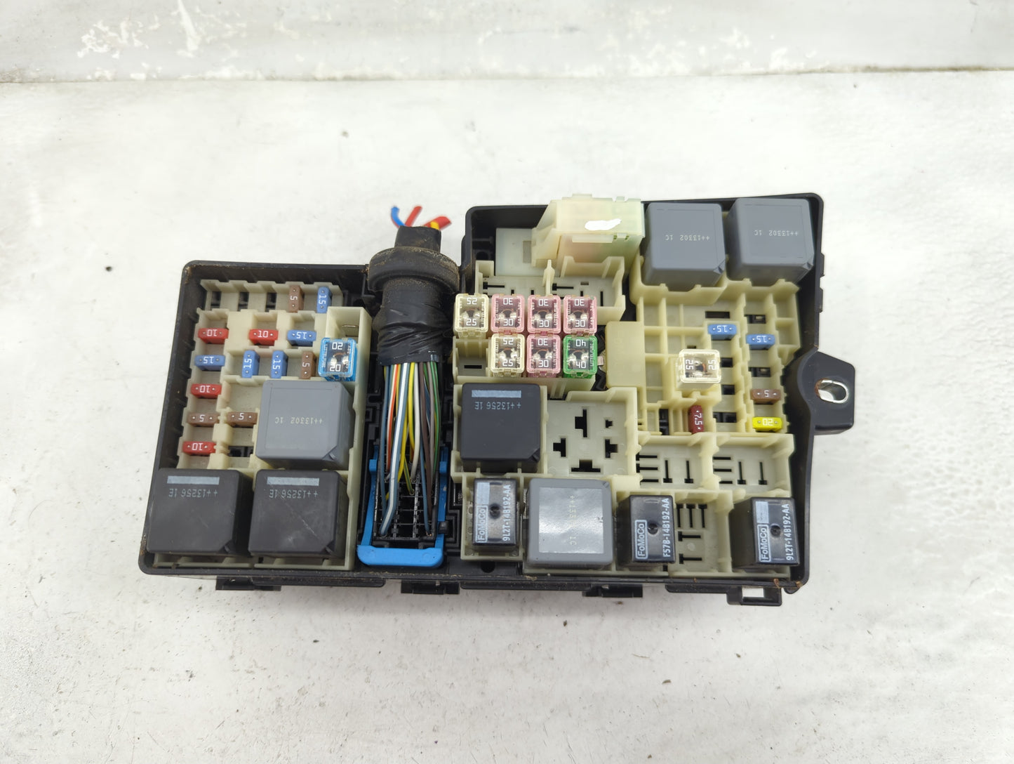 2012-2014 Ford Focus Fusebox Fuse Box Panel Relay Module P/N:AV6T-14A076-AB 9L2T-14B192-AA Fits Fits 2012 2013 2014 OEM Used