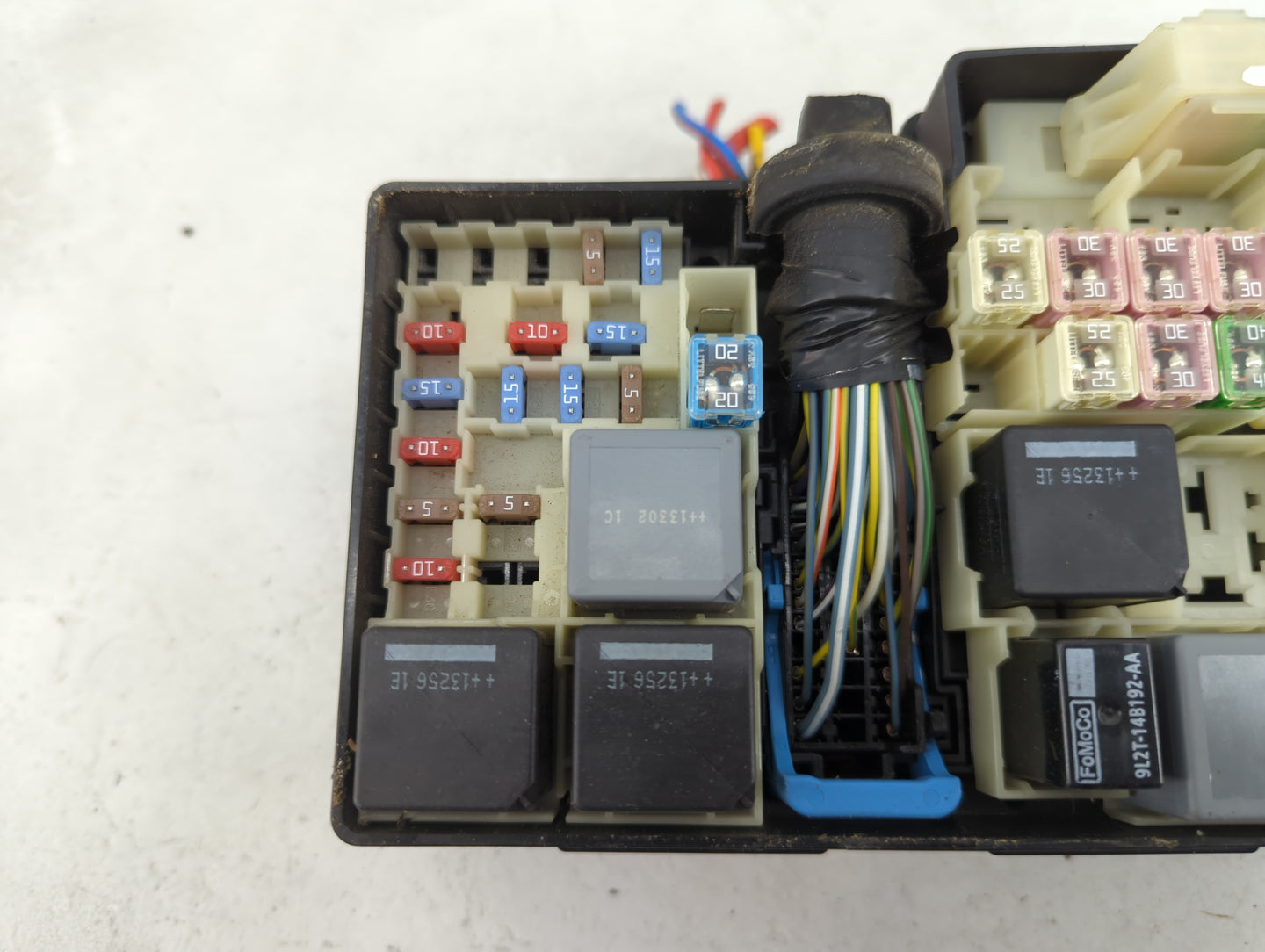 2012-2014 Ford Focus Fusebox Fuse Box Panel Relay Module P/N:AV6T-14A076-AB 9L2T-14B192-AA Fits Fits 2012 2013 2014 OEM Used