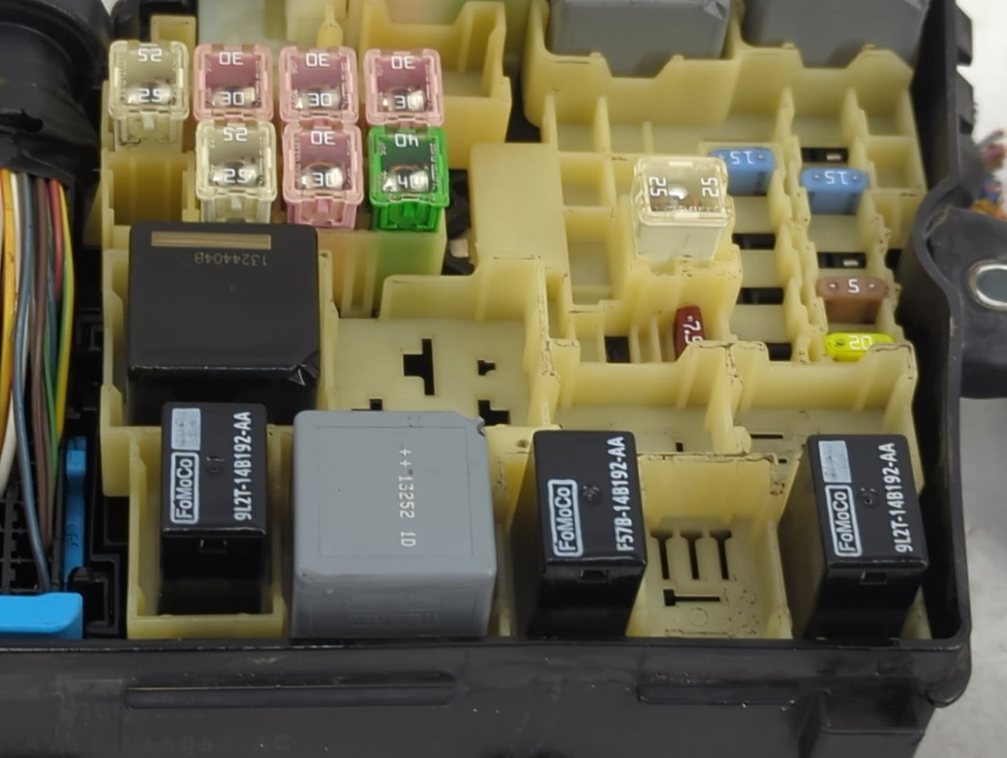 2012-2014 Ford Focus Fusebox Fuse Box Panel Relay Module P/N:3B0UF0100 Fits Fits 2012 2013 2014 OEM Used Auto Parts - Oemuse