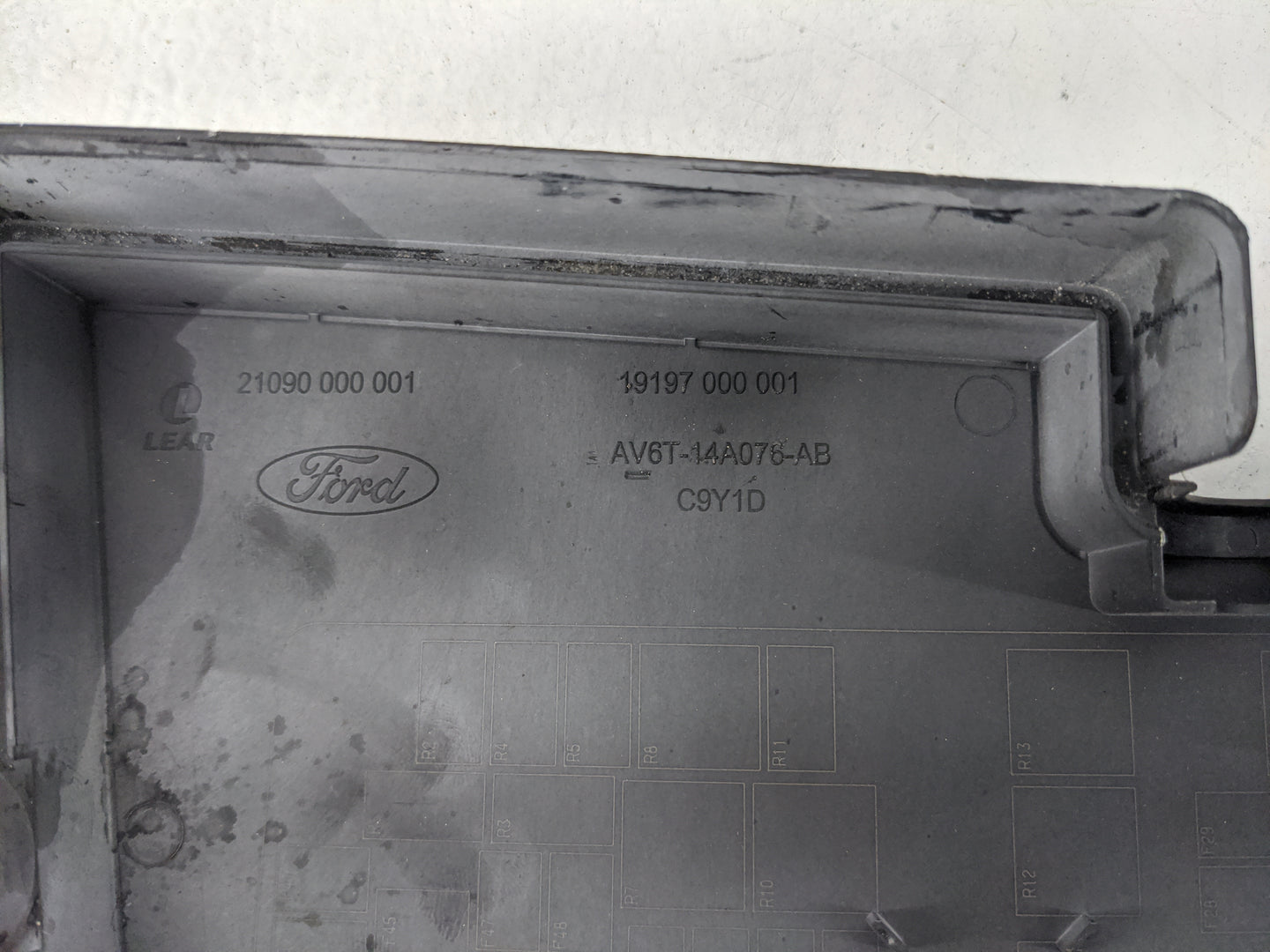 2012-2014 Ford Focus Fusebox Fuse Box Panel Relay Module P/N:AV6T-14A142-AA AV6T-14A076-AB Fits Fits 2012 2013 2014 OEM Used