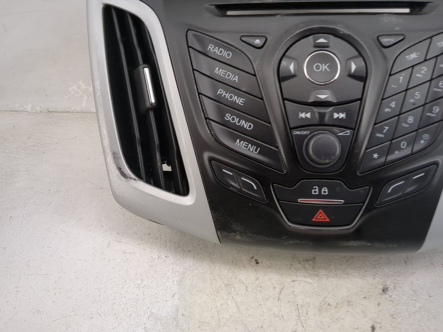 2013-2014 Ford Focus Radio Control Panel Black - Oemusedautoparts1.com