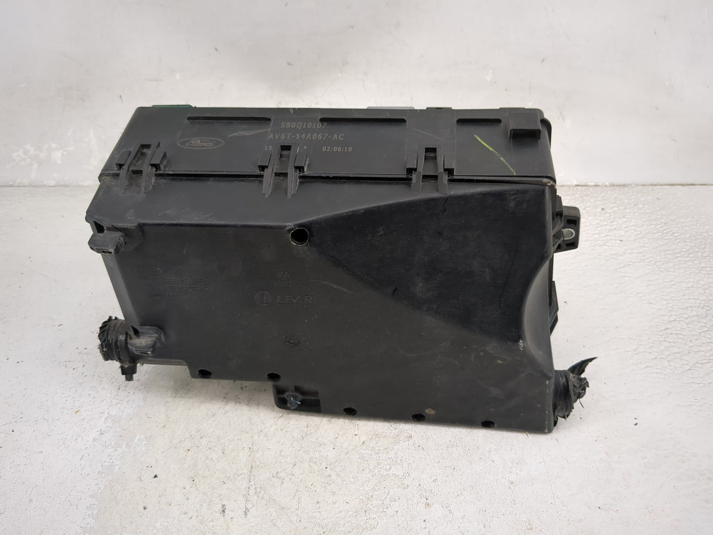 2014 Ford Focus Fusebox Fuse Box Panel Relay Module P/N:AV6T-14A067-AC 5B0Q10107 Fits OEM Used Auto Parts - Oemusedautoparts