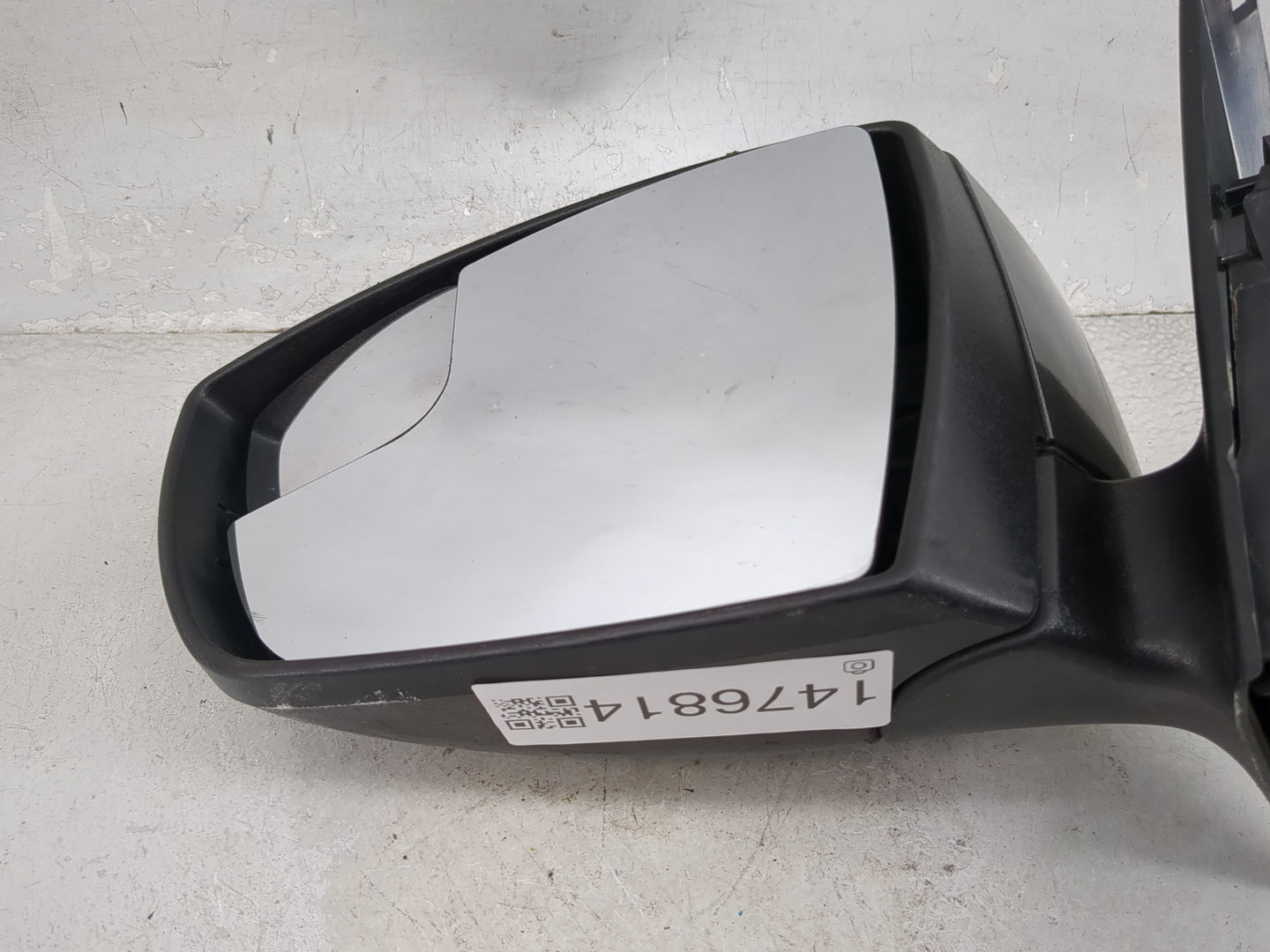 2014 Ford Focus Driver Side View Mirror - Left Door Mirror OEM Used - Oemusedautoparts1.com