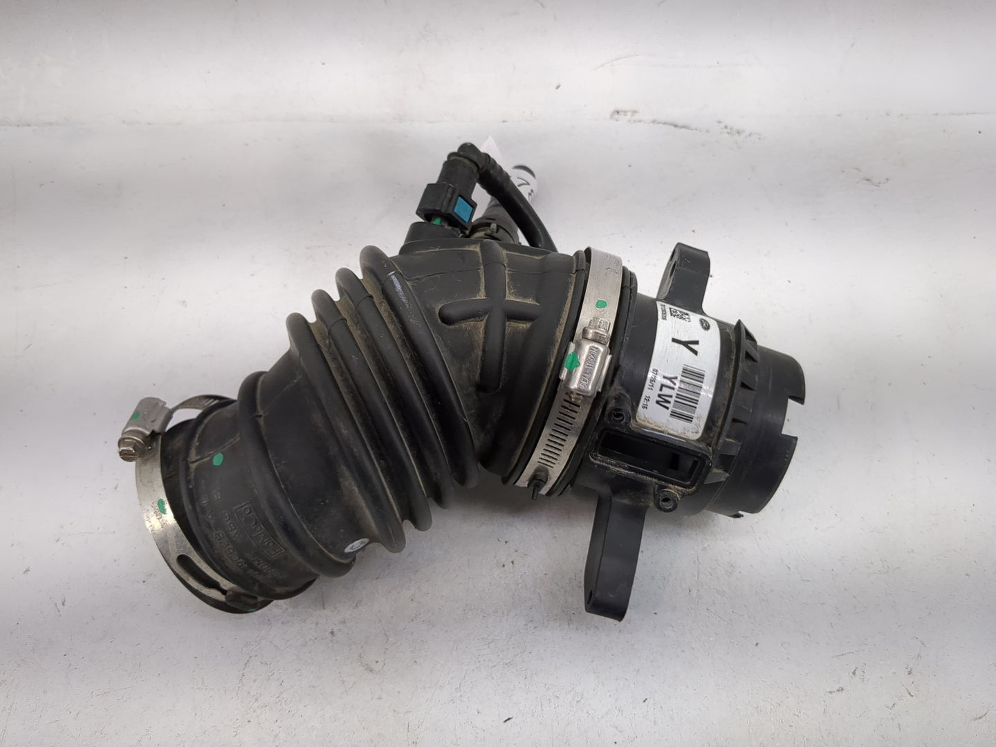 2014 Ford Focus Air Cleaner Intake Duct Hose Tube 1478988 - Oemusedautoparts1.com