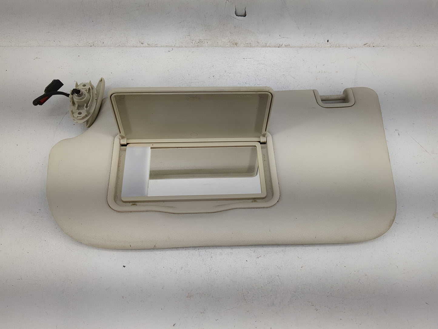 2014 Ford Focus Sun Visor Shade Replacement Driver Left Mirror Fits OEM Used Auto Parts - Oemusedautoparts1.com