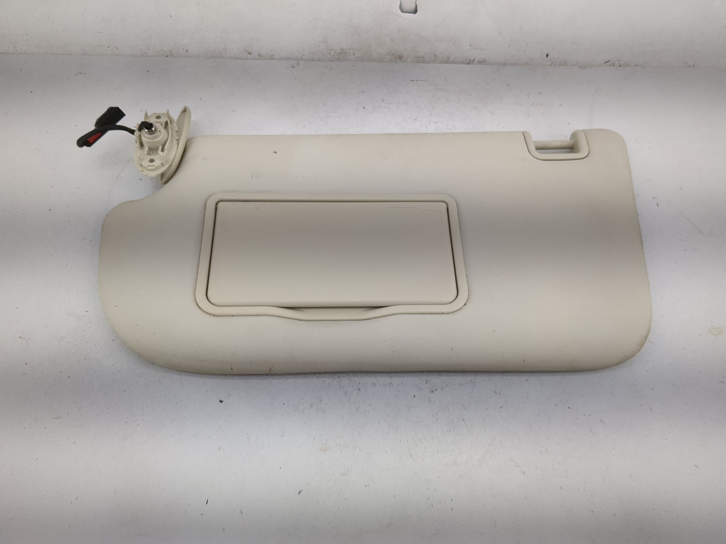 2014 Ford Focus Sun Visor Shade Replacement Driver Left Mirror Fits OEM Used Auto Parts - Oemusedautoparts1.com