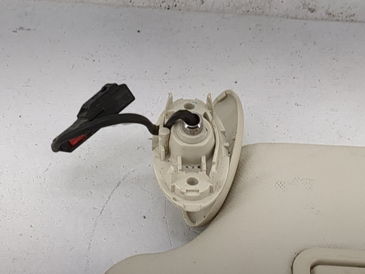 2014 Ford Focus Sun Visor Shade Replacement Driver Left Mirror Fits OEM Used Auto Parts - Oemusedautoparts1.com