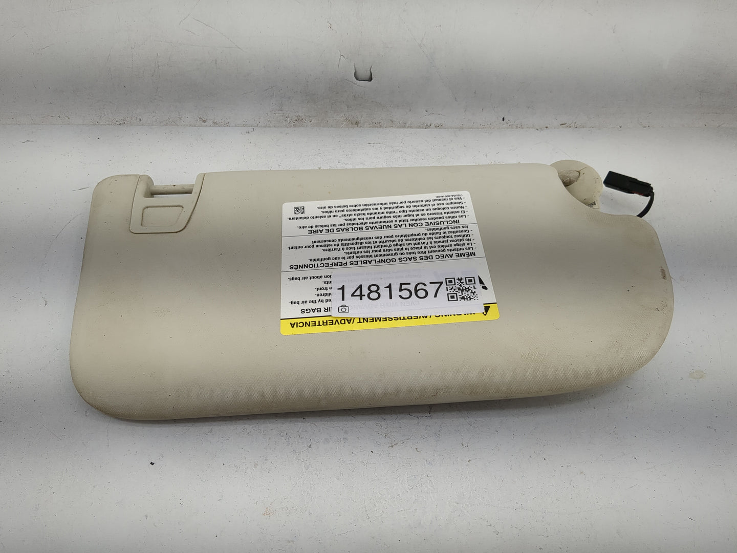 2014 Ford Focus Sun Visor Shade Replacement Driver Left Mirror Fits OEM Used Auto Parts - Oemusedautoparts1.com
