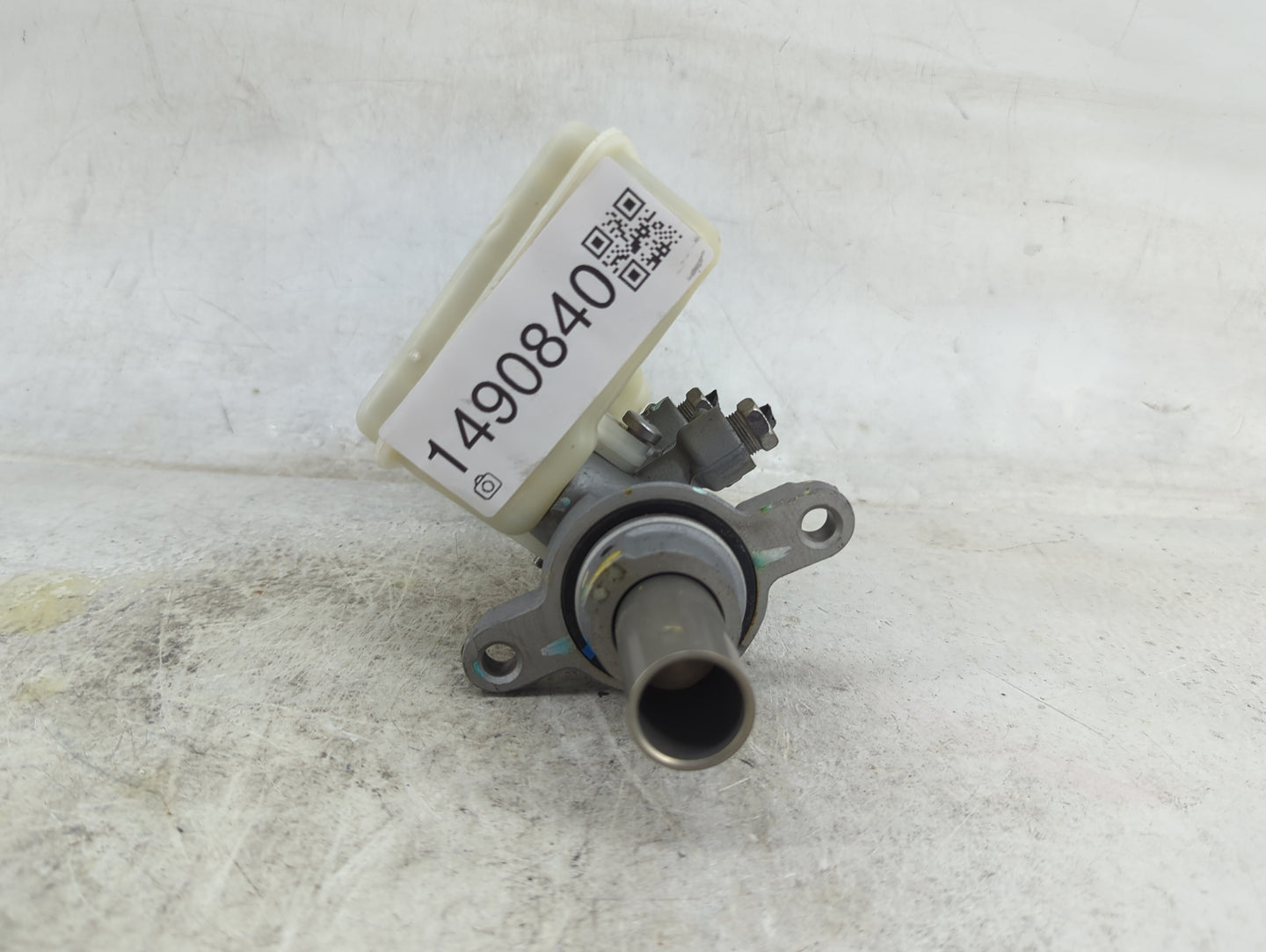 2012-2018 Ford Focus Brake Master Cylinder 1490840 - Oemusedautoparts1.com