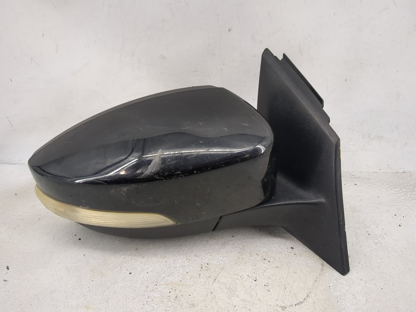 2012-2014 Ford Focus Passenger Side View Mirror - Right Door Mirror OEM Used - Oemusedautoparts1.com