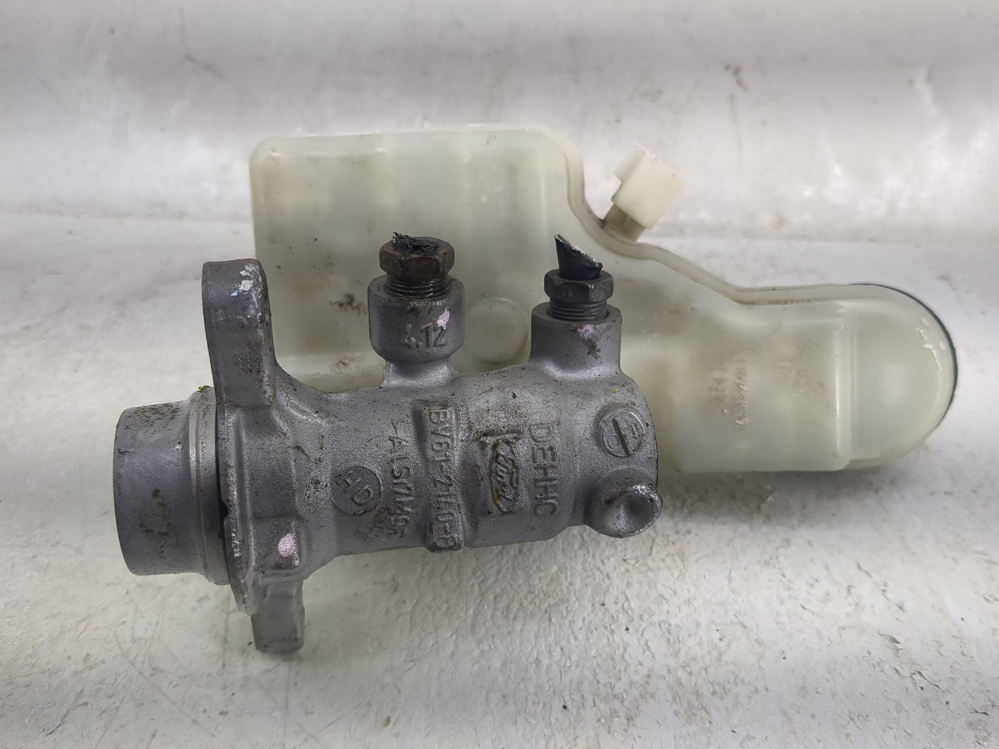 2012-2018 Ford Focus Brake Master Cylinder 1497981 - Oemusedautoparts1.com