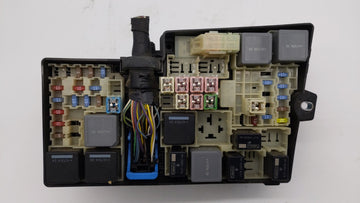 2012-2014 Ford Focus Fusebox Fuse Box Panel Relay Module P/N:AV6T-14A142-AB AV6T-14A142-AA, FU4T-14K733 Fits Fits 2012 2013 2014 OEM Used Auto Parts