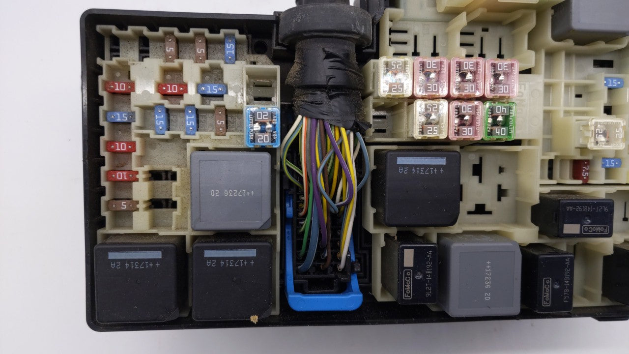 2012-2014 Ford Focus Fusebox Fuse Box Panel Relay Module P/N:AV6T-14A142-AB AV6T-14A142-AA, FU4T-14K733 Fits Fits 2012 2013 