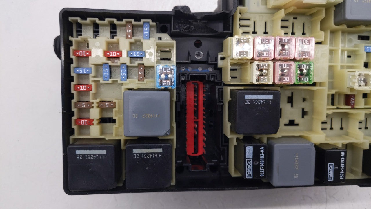 2012-2014 Ford Focus Fusebox Fuse Box Panel Relay Module P/N:AV6T-14A142-AB AV6T-14A142-AA, FU4T-14K733 Fits Fits 2012 2013 